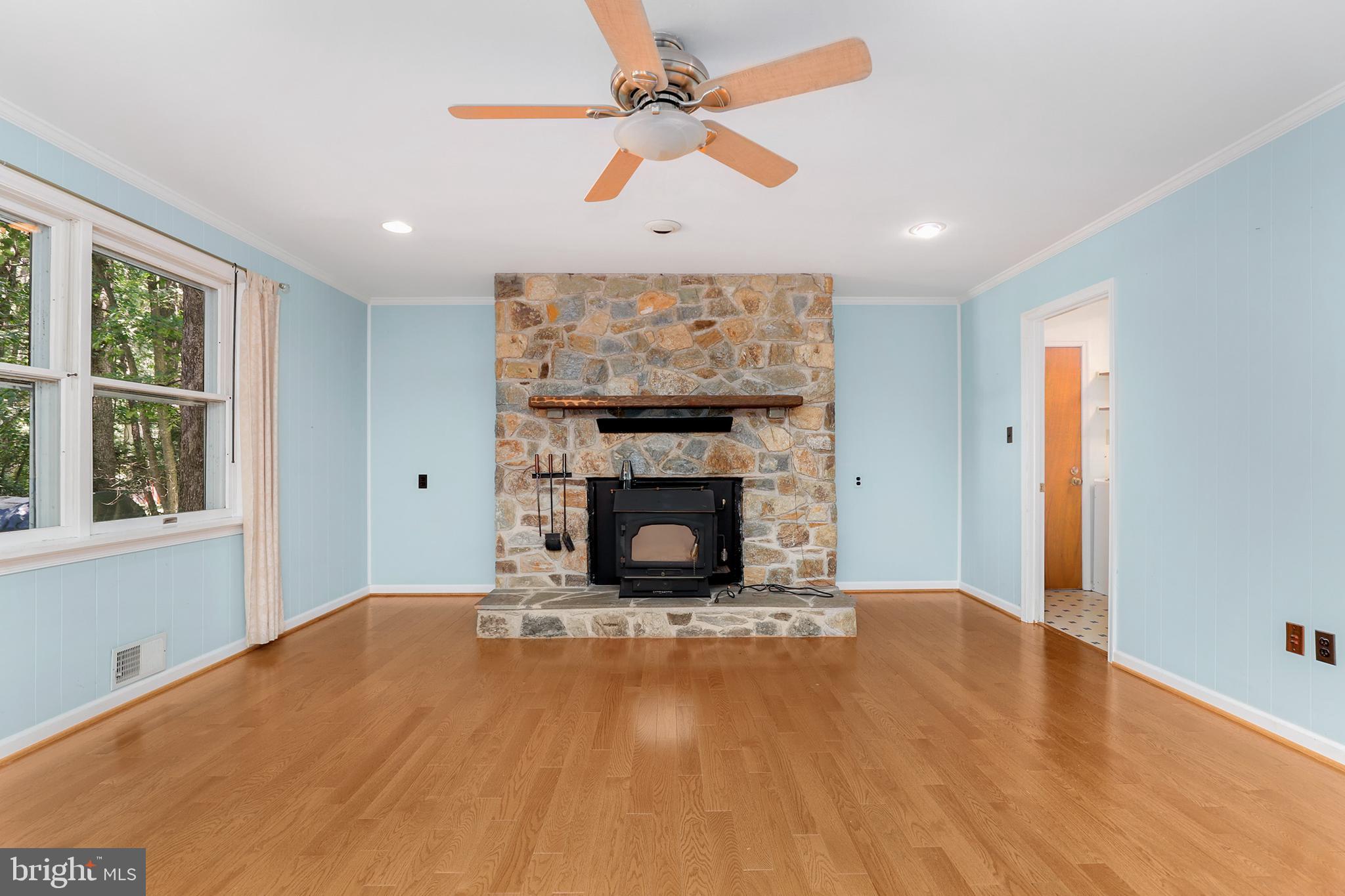 3716 Russell Road Woodbridge, VA 22192 - Photo 8 of 53 Gallery Image 8