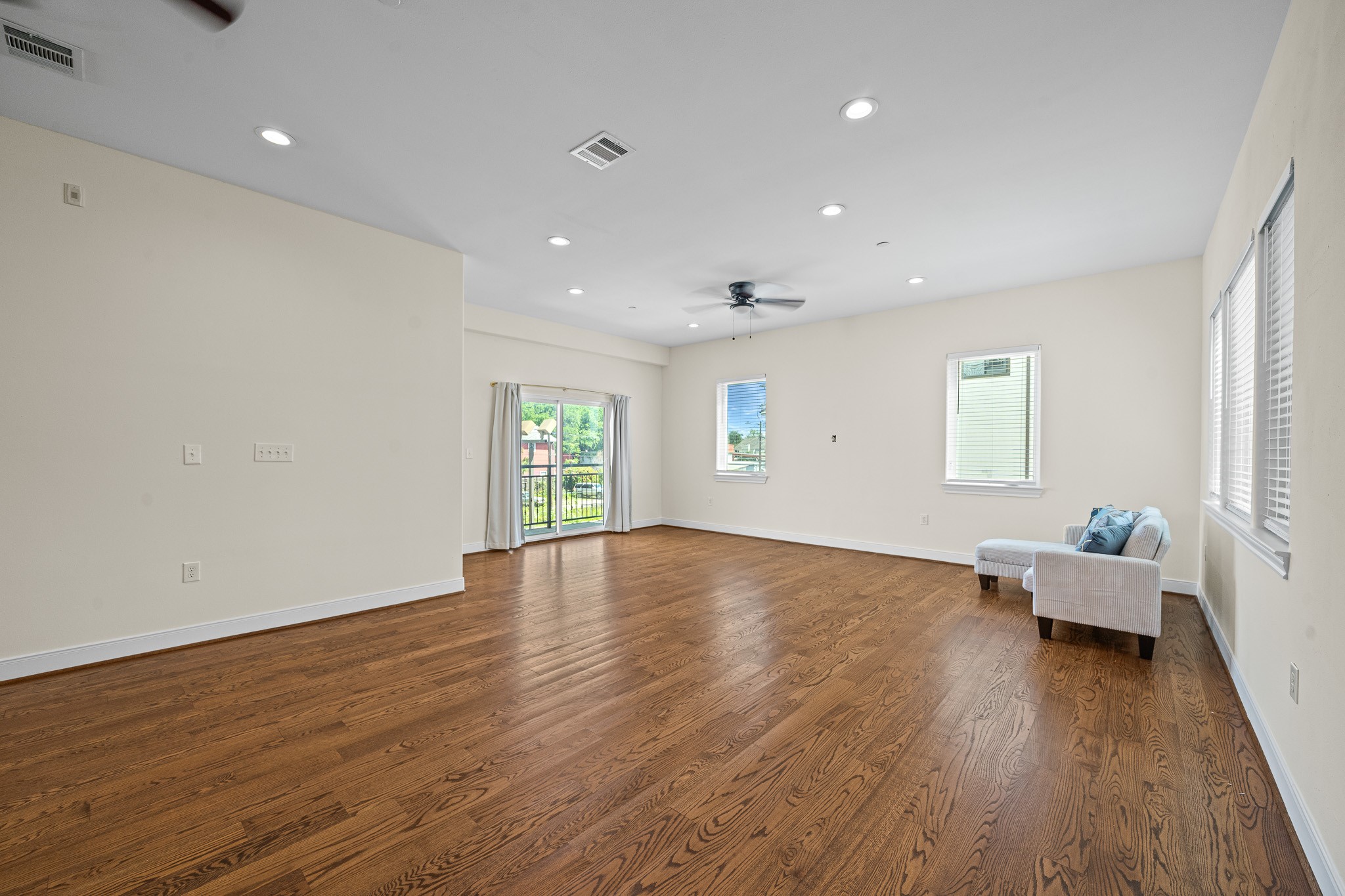 2218 Converse Street, Unit C Houston, TX 77006 - Photo 2 of 40
