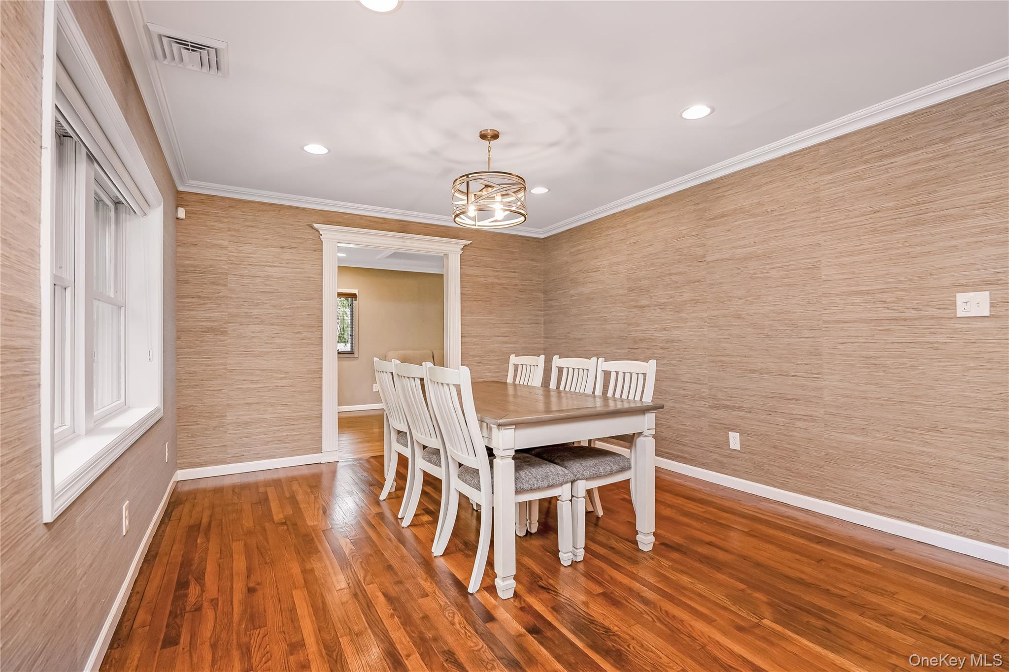 15 Dewey Road Commack, NY 11725 - Photo 3 of 29 Gallery Image 3