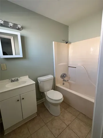 $1,700 | 516 Holiday Drive, Unit 49, Galveston, TX 77550