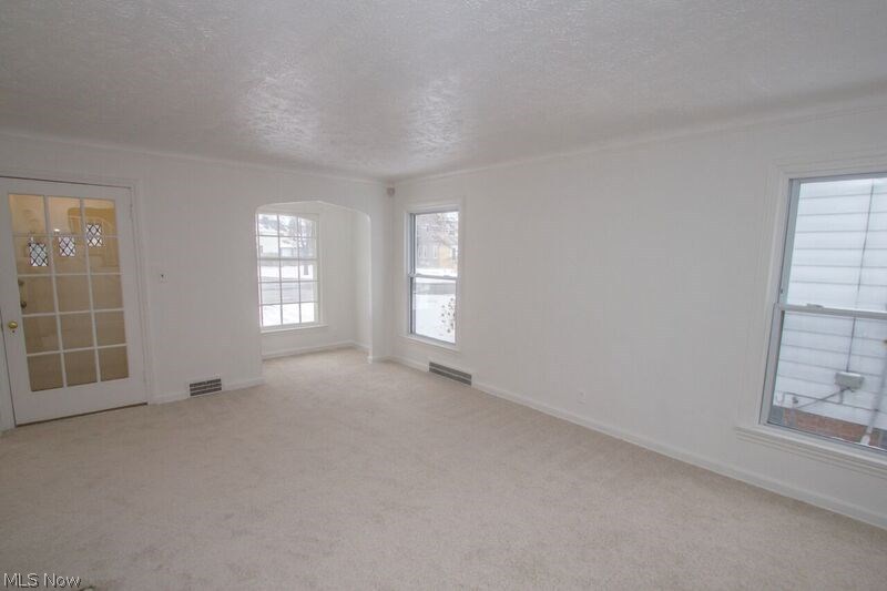 3618 Northcliffe Road Cleveland, OH 44118 - Photo 3 of 25
