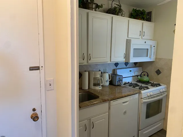 $2,100 | 9400 Atlantic Avenue, Unit 718, Margate City, NJ 08402