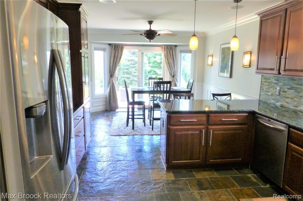 2767 York Road Rochester Hills, MI 48309 - Photo 3 of 19