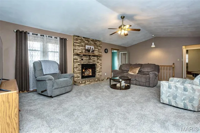 $372,500 | 8470 Maple Grove Road, Edwardsville, IL 62025