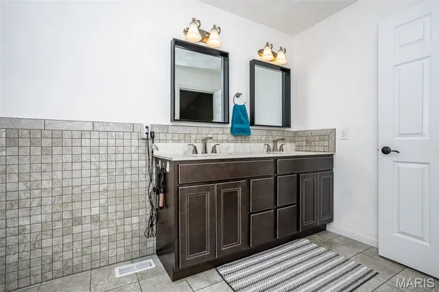 $372,500 | 8470 Maple Grove Road, Edwardsville, IL 62025