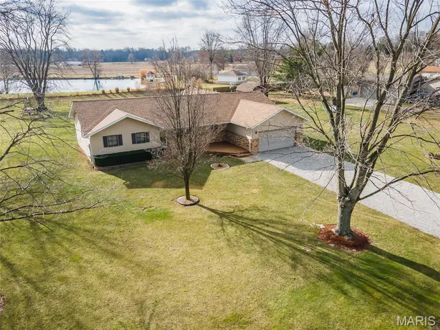 $372,500 | 8470 Maple Grove Road, Edwardsville, IL 62025