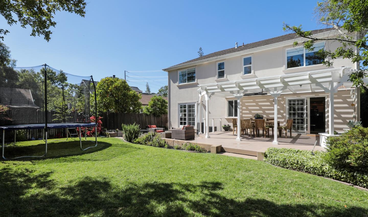 1314 Cloud Avenue Menlo Park, CA 94025 - Photo 27 of 31 a view of a house with backyard and sitting area