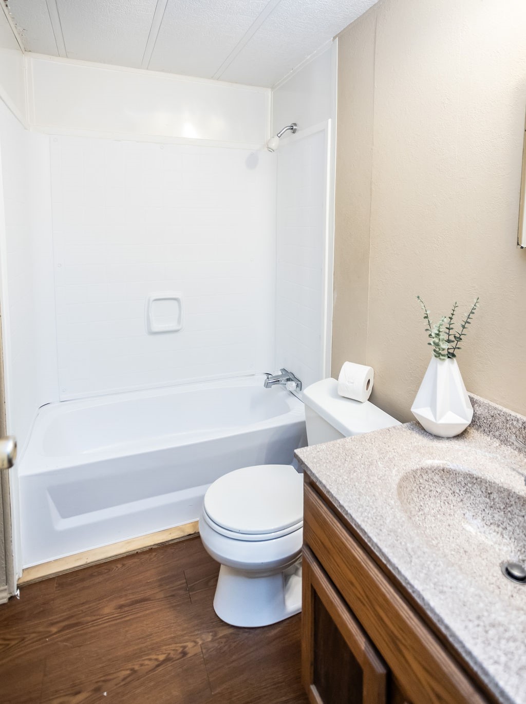 14351 West Ravine Run Willis, TX 77318 - Photo 10 of 21 guest bath