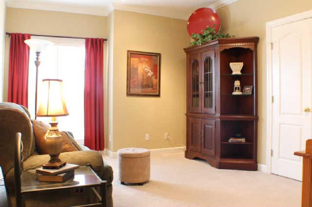 128 Hunters Ridge Drive Tullahoma, TN 37388 - Photo 15 of 20 This Bedroom is Bright because of it's Large Window.