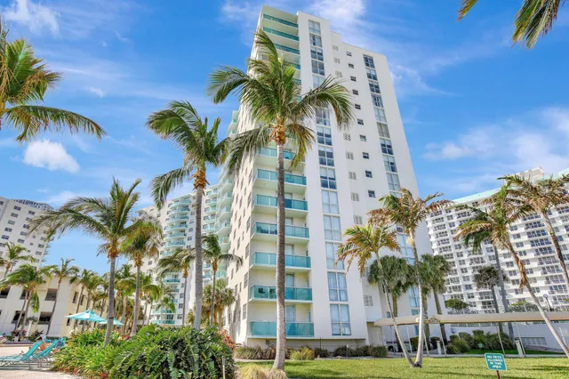 $3,800 | 3801 South Ocean Drive, Unit 14P, Hollywood, FL 33019