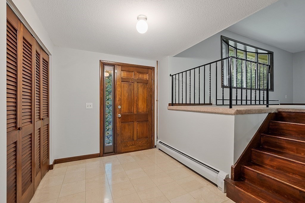 29 Betty Spring Road Gardner, MA 01440 - Photo 5 of 42 Gallery Image 5
