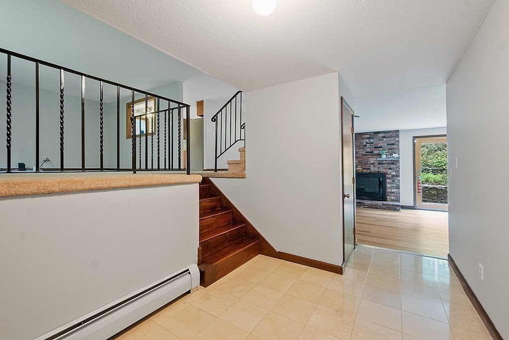 29 Betty Spring Road Gardner, MA 01440 - Photo 6 of 42 Gallery Image 6