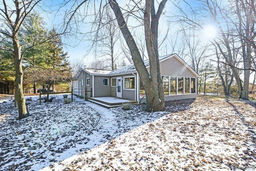 4935 Bullard Road Hartland, MI 48353 - Photo 15 of 18 15 back of house.jpg