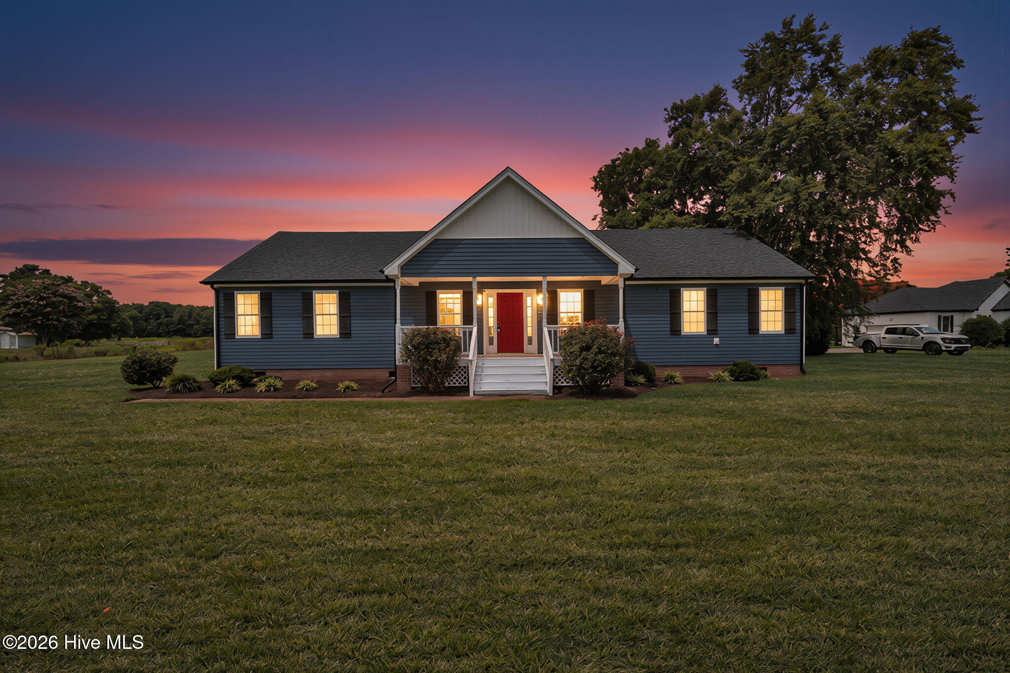 332 South End Road Knotts Island, NC 27950 - Photo 2 of 37 Gallery Image 2