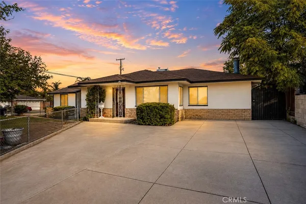 $559,999 | 701 Normandy Drive, Bakersfield, CA 93306
