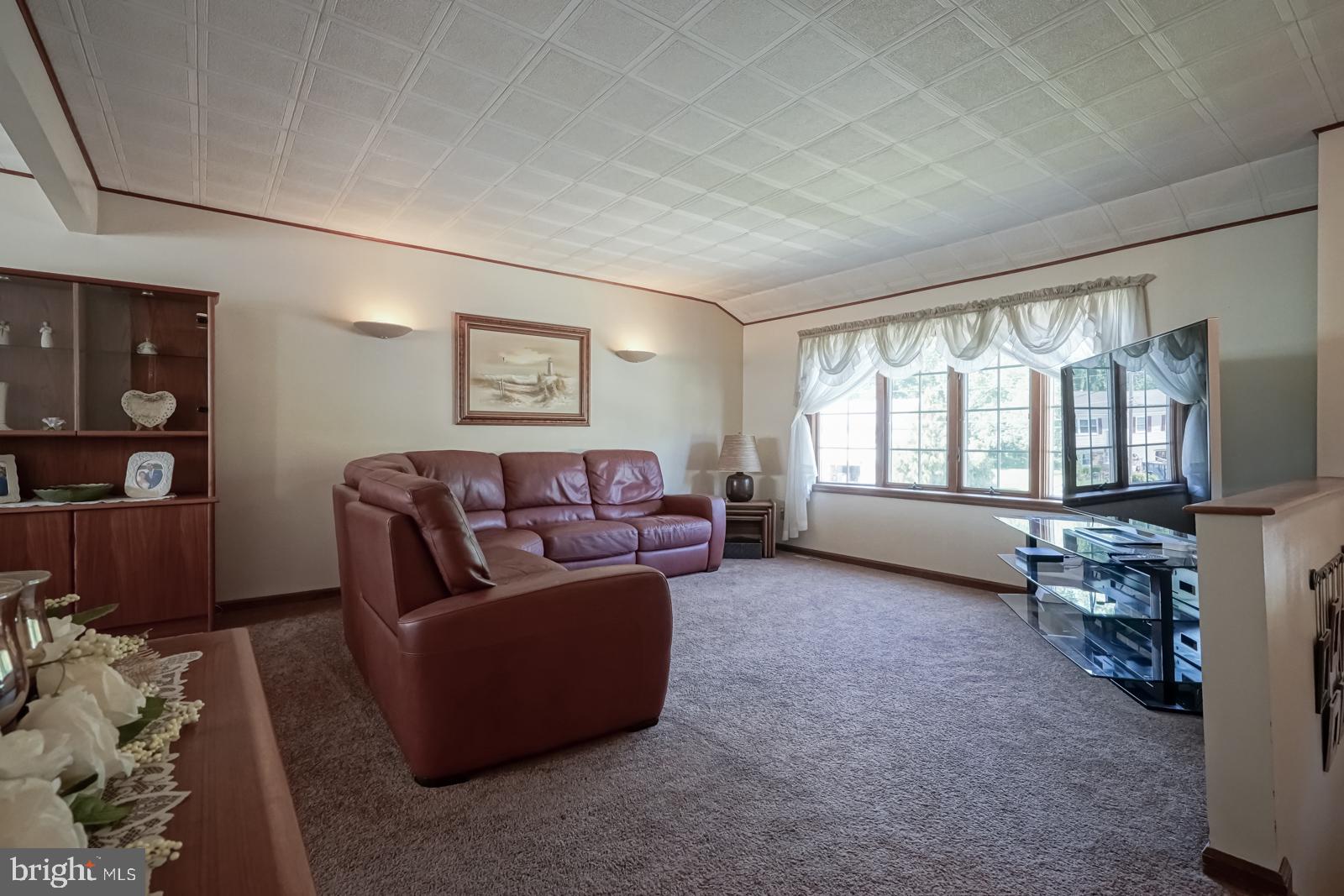 112 Knox Boulevard Marlton, NJ 08053 - Photo 8 of 35 Gallery Image 8