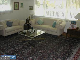 556 Pinetree Road Jenkintown, PA 19046 - Photo 3 of 6 Living Room