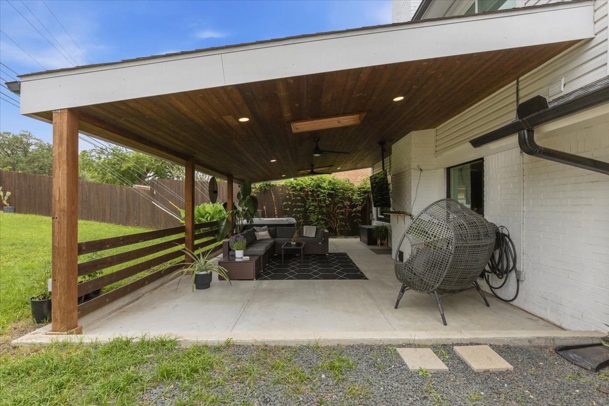 208 Skyloop Drive Austin, TX 78745 - Photo 24 of 34