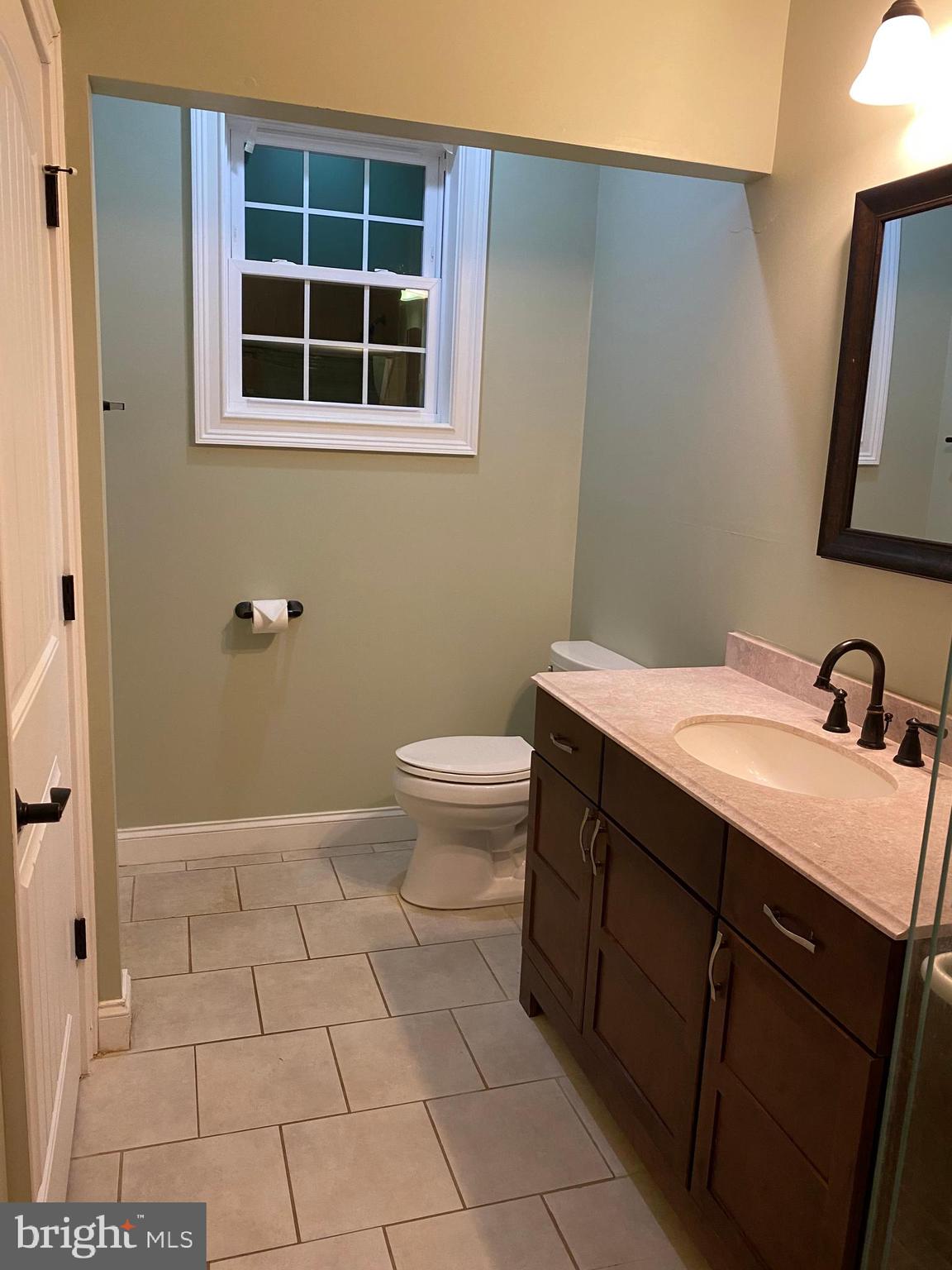 277 East Lake Road Woodstown, NJ 08098 - Photo 20 of 54 First Floor Private Bath