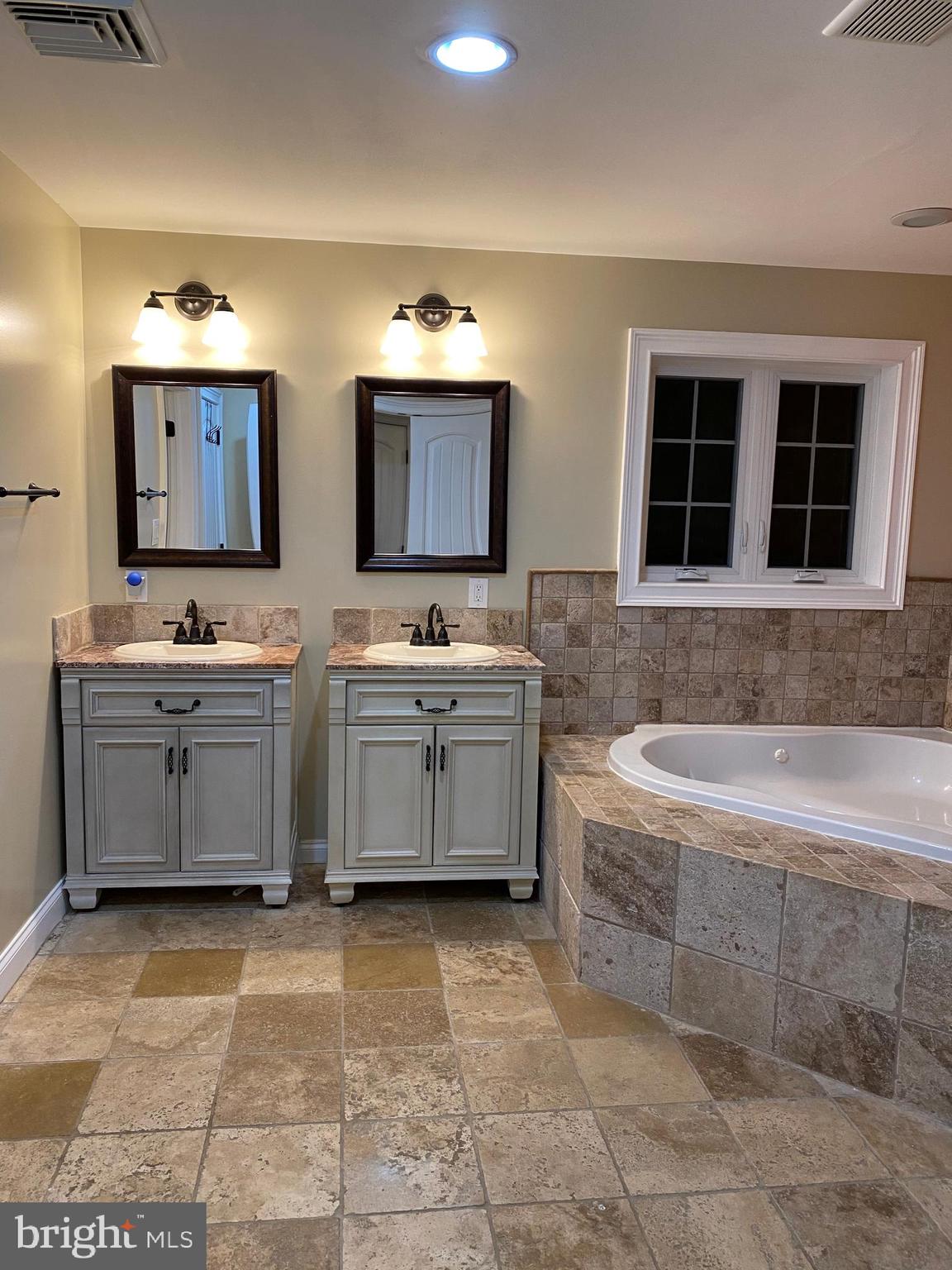 277 East Lake Road Woodstown, NJ 08098 - Photo 41 of 54 Primary Bath