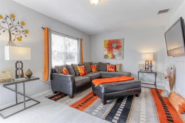 $1,850 | 685 Sears Avenue Northeast, Unit 2, Winter Haven, FL 33881