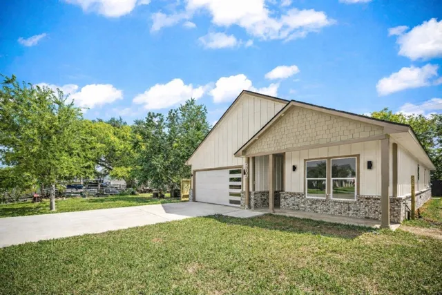 $339,000 | 909 Santa Anna Lane, La Porte, TX 77571