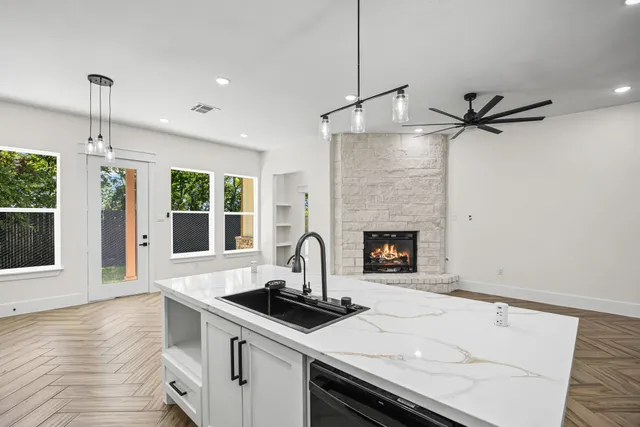 $339,000 | 909 Santa Anna Lane, La Porte, TX 77571