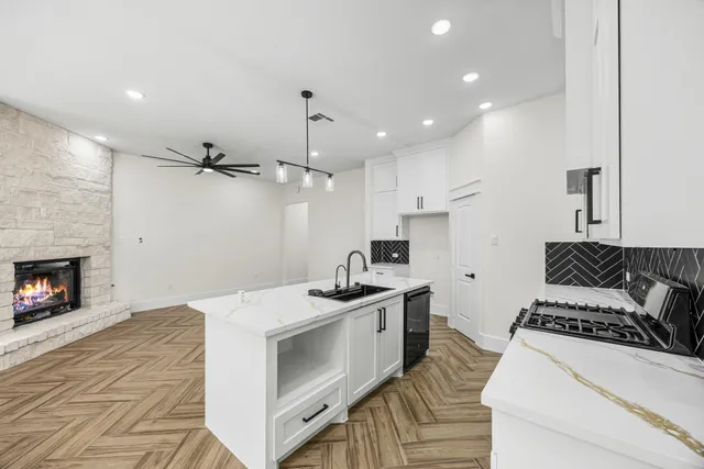 $339,000 | 909 Santa Anna Lane, La Porte, TX 77571