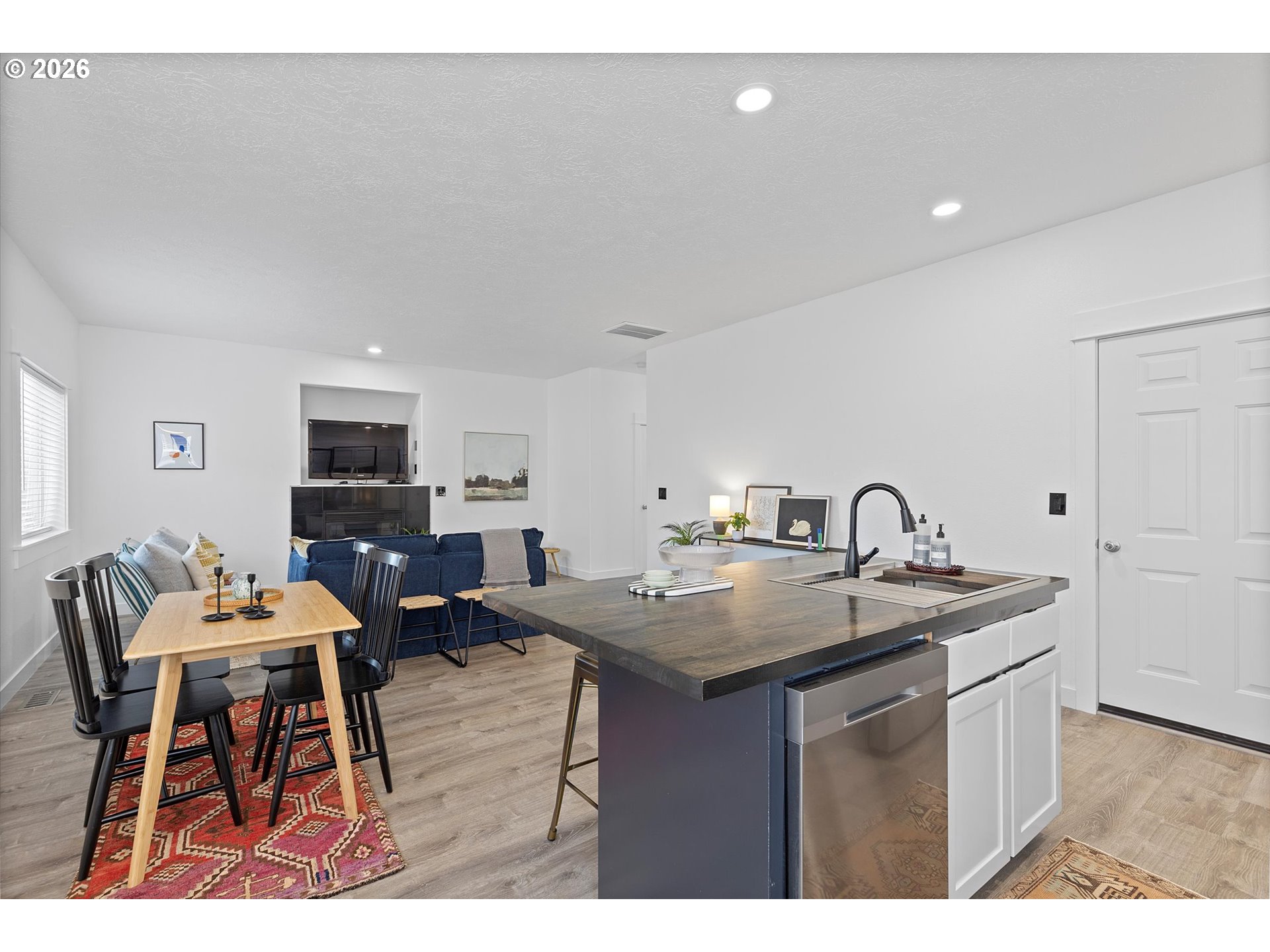 19257 Oak Avenue Sandy, OR 97055 - Photo 11 of 40 Kitchen/Dining Room