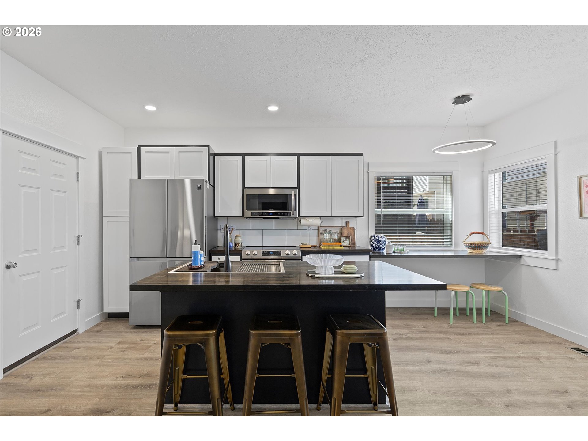 19257 Oak Avenue Sandy, OR 97055 - Photo 13 of 40 Kitchen/Nook