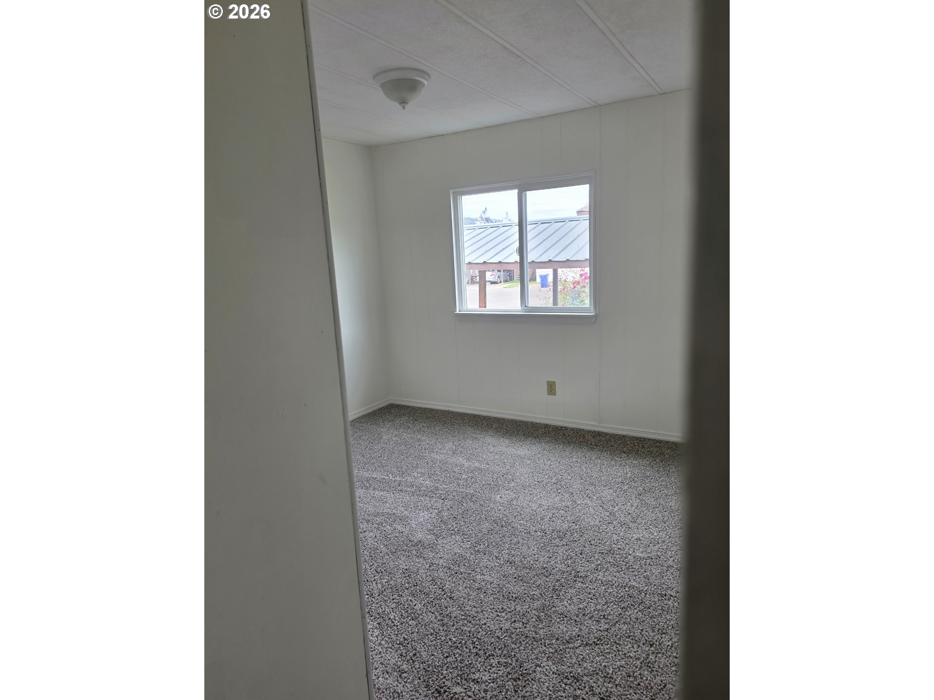 127 Southwest Berry Loop Lane Roseburg, OR 97471 - Photo 19 of 21 Bedroom