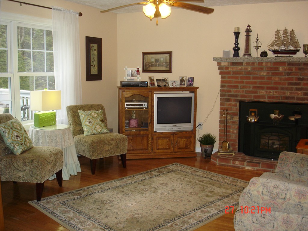 30 Bluefield Road Ashburnham, MA 01430 - Photo 3 of 30 a living room with furniture and a fireplace