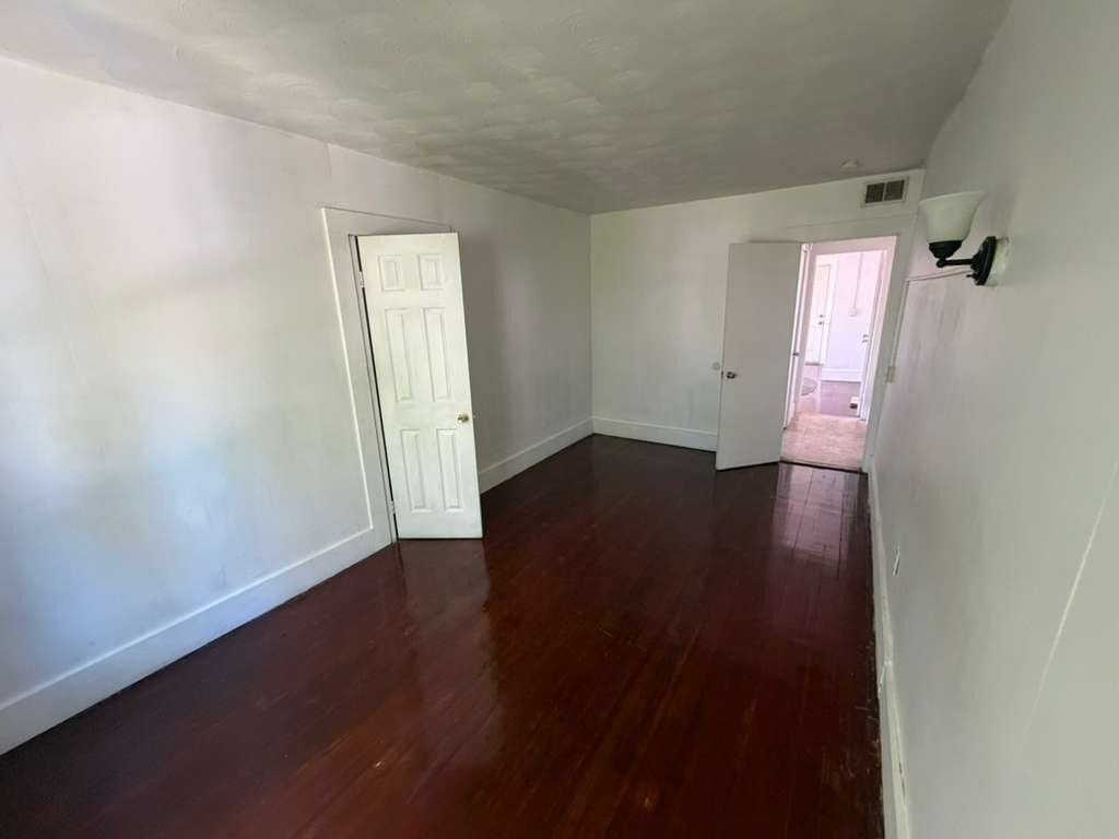 16 Alderman Street, Unit 1 Springfield, MA 01108 - Photo 3 of 7