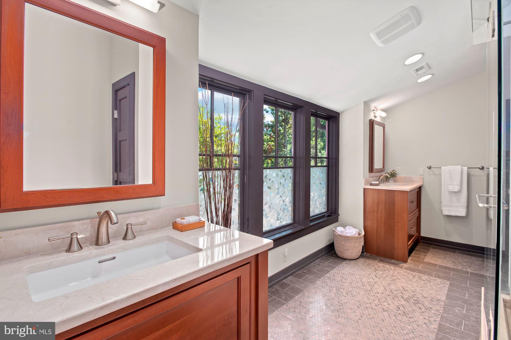 7505 Exeter Road Bethesda, MD 20814 - Photo 21 of 33 Upper Level - Primary Bath