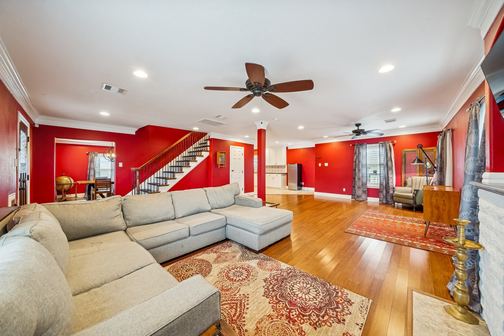 5309 Palmer Street Houston, TX 77004 - Photo 17 of 42 a living room with patio furniture and a flat screen tv
