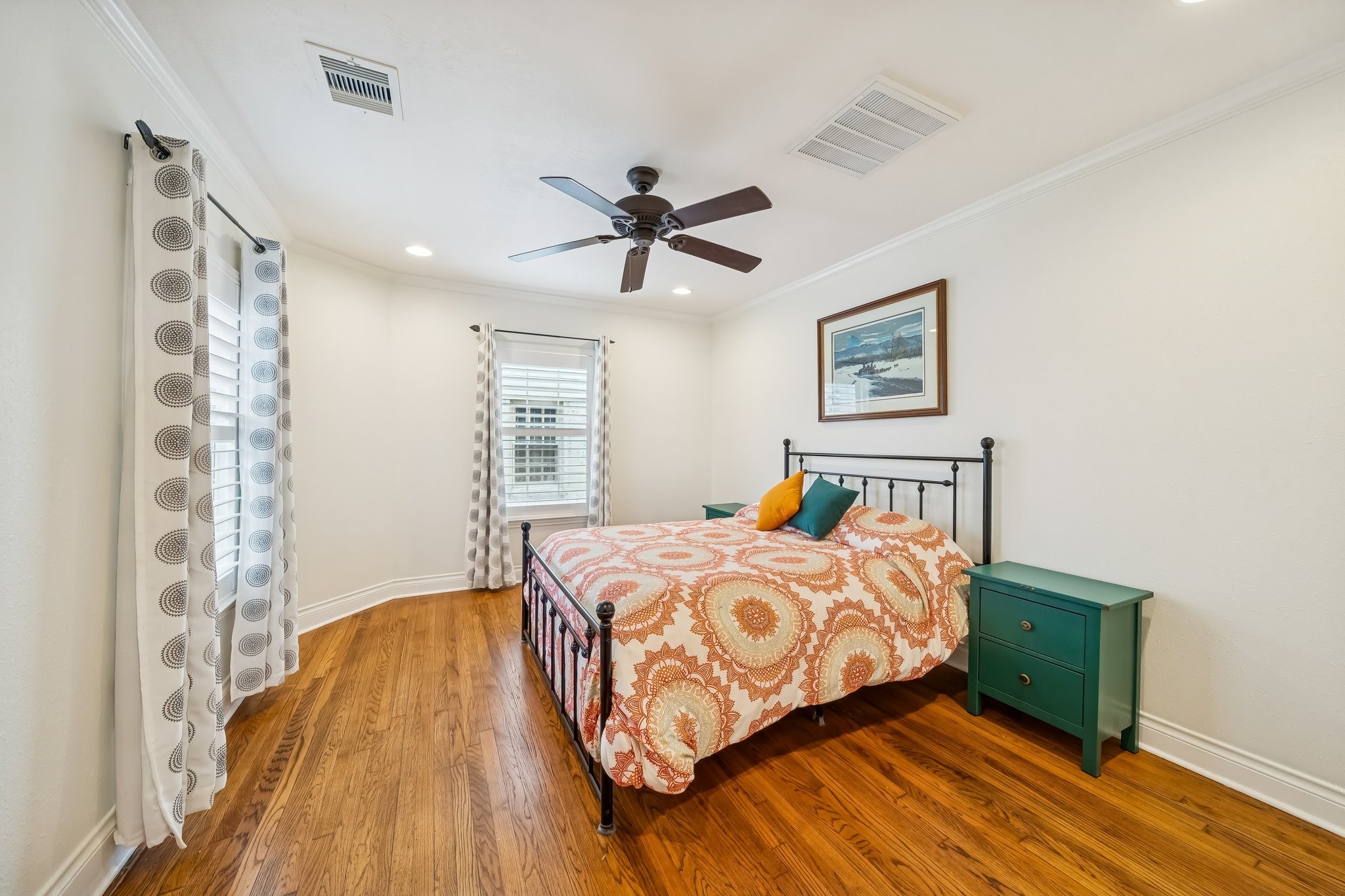 5309 Palmer Street Houston, TX 77004 - Photo 30 of 42 a bedroom with bed and wooden floor