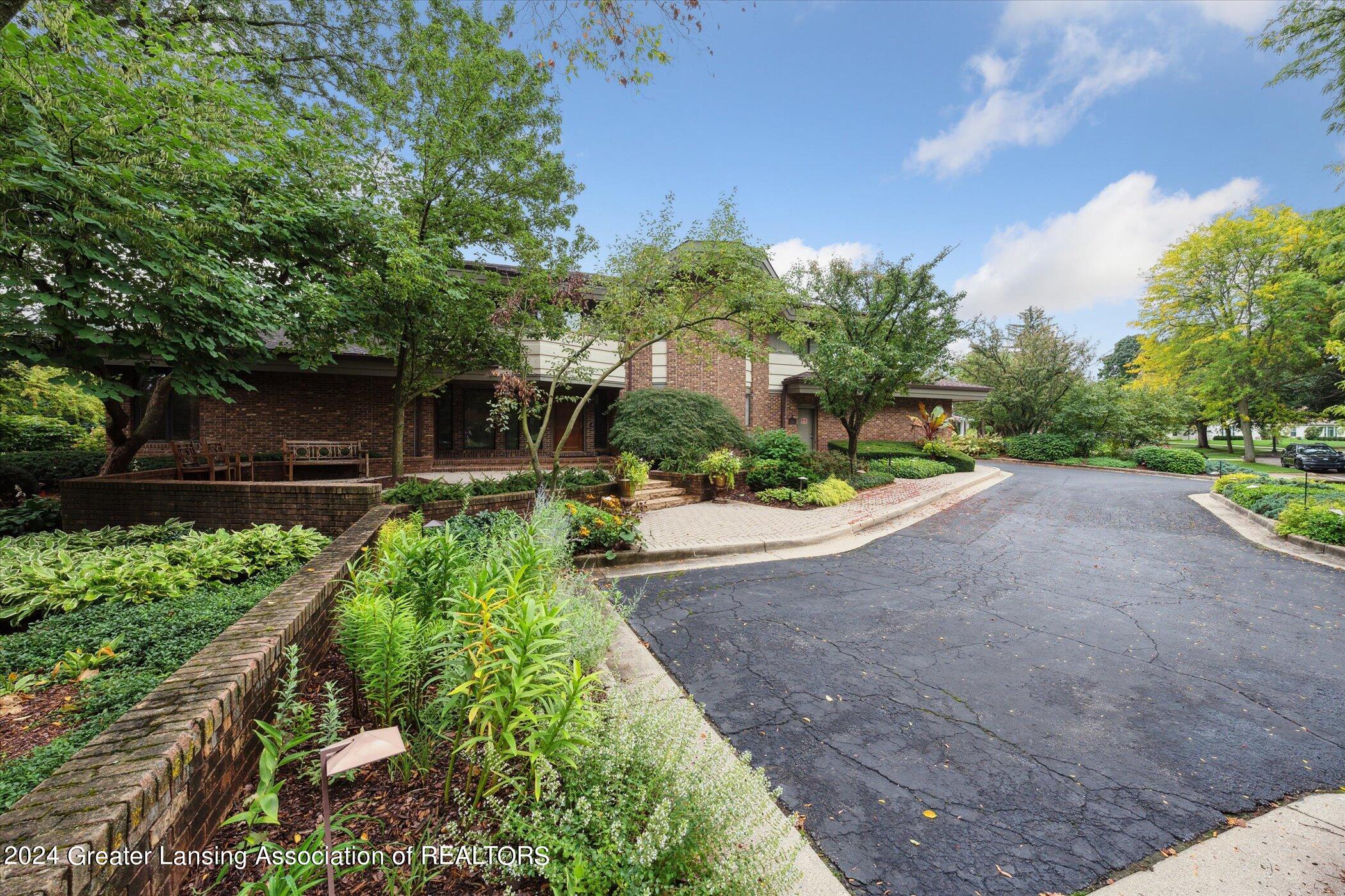 1445 Cambridge Road Lansing, MI 48911 - Photo 2 of 86 02-photo-2