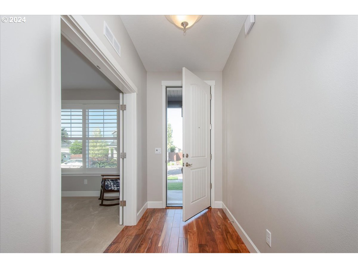 756 North 47th Avenue Ridgefield, WA 98642 - Photo 4 of 42