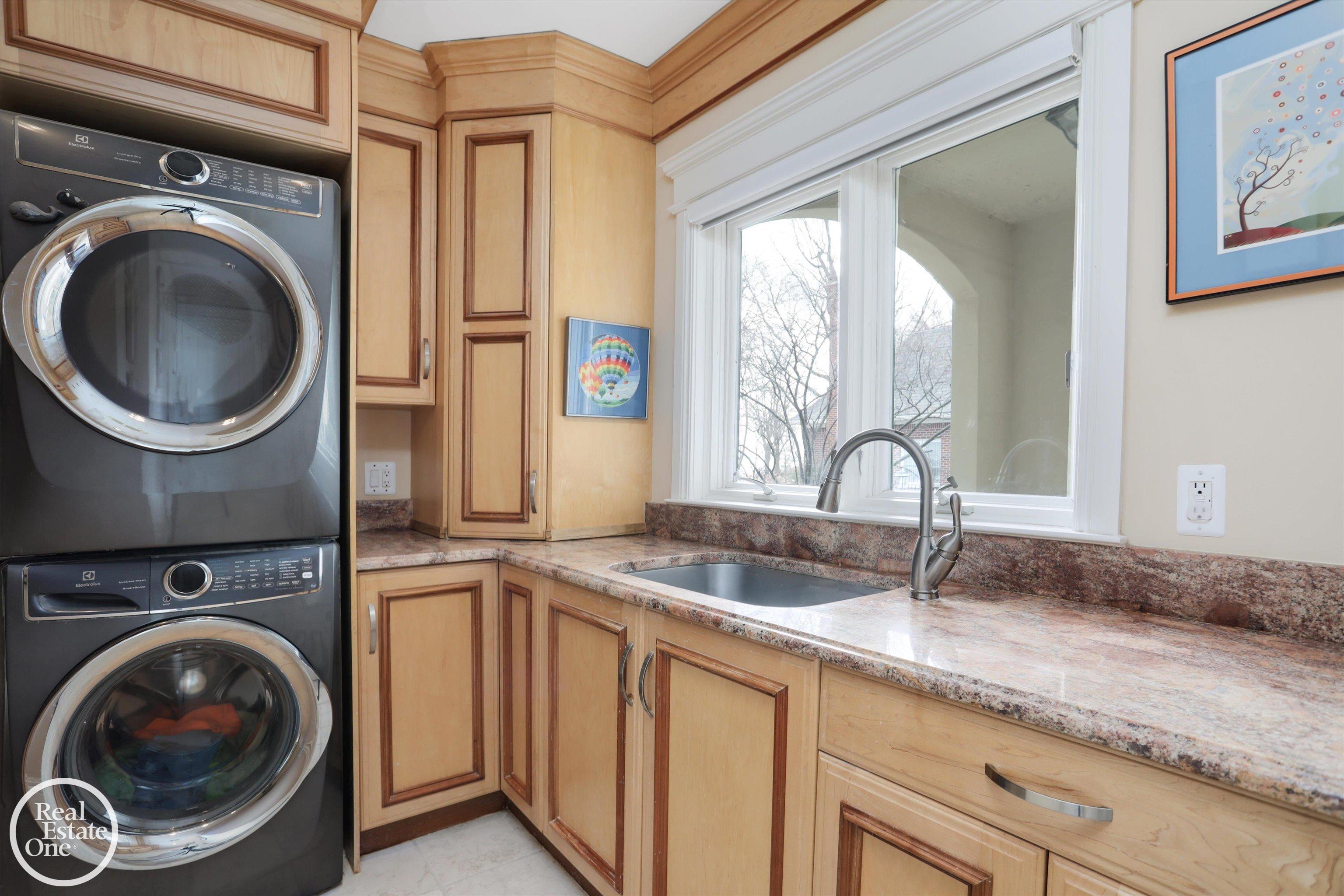 583 Lake Shore Road Grosse Pointe Shores, MI 48236 - Photo 35 of 92