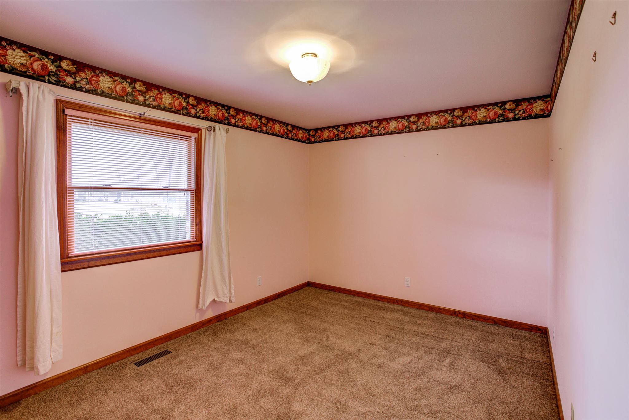 15215 Old State Road Evansville, IN 47725 - Photo 16 of 32 Gallery Image 16