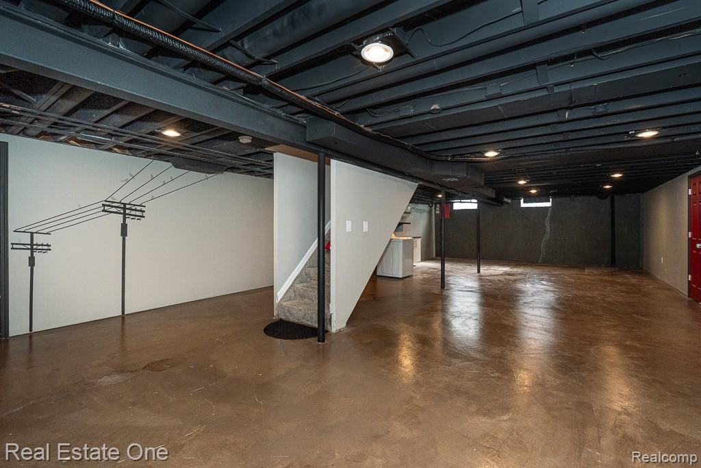 1323 Bembridge Drive Rochester, MI 48307 - Photo 27 of 33 Finished basement