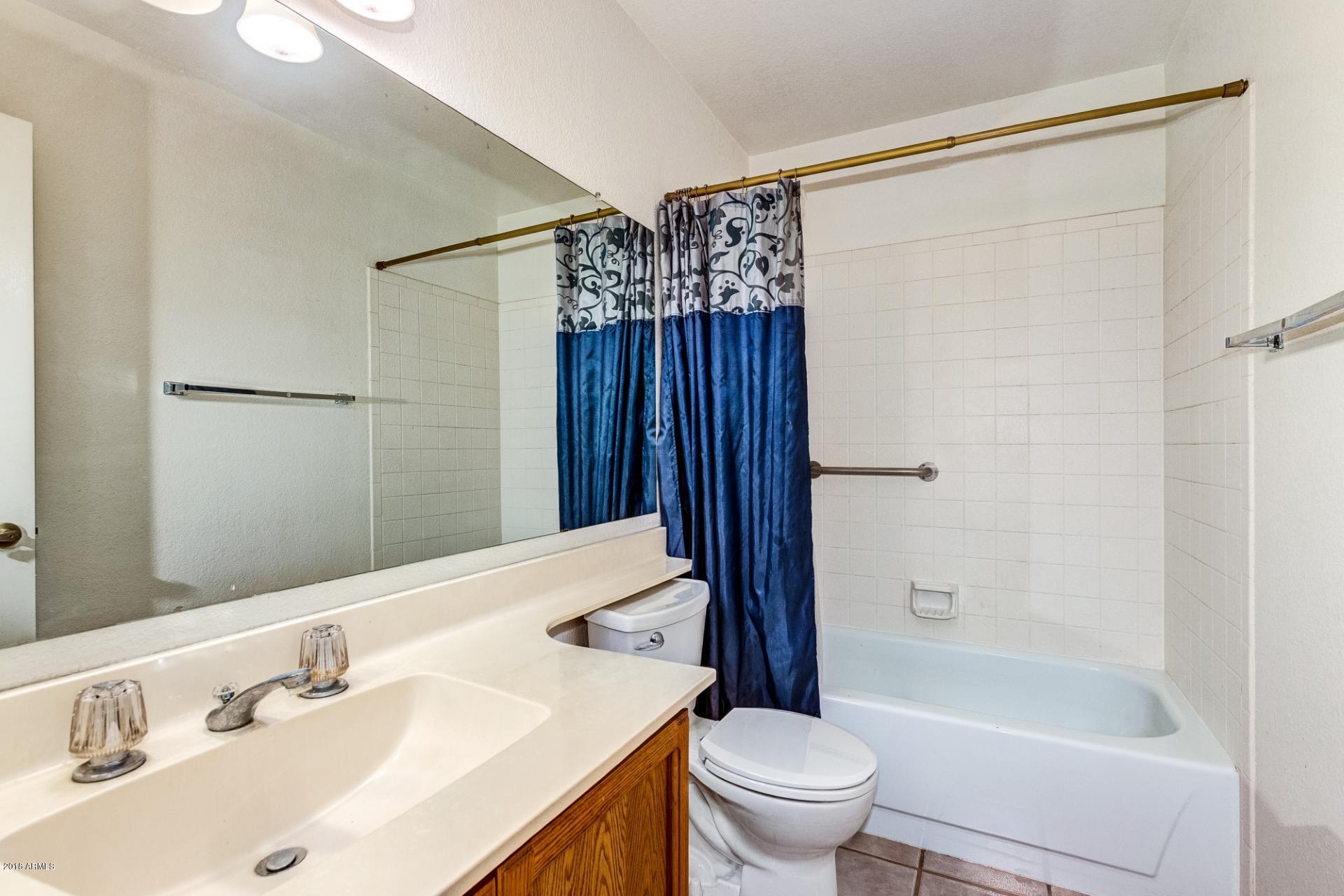 119 East Danbury Road Phoenix, AZ 85022 - Photo 14 of 18 Hallway Bath
