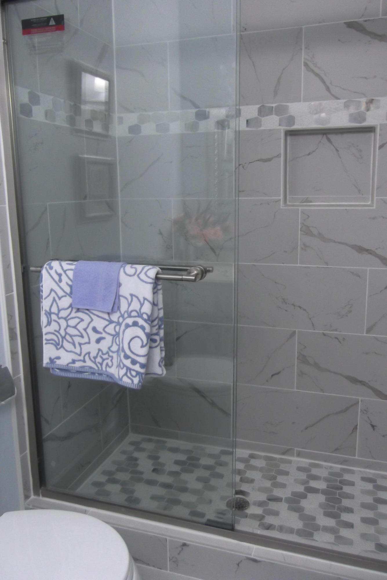 1222 South Drive Way, Unit D Delray Beach, FL 33445 - Photo 9 of 19 Hall Full Bath