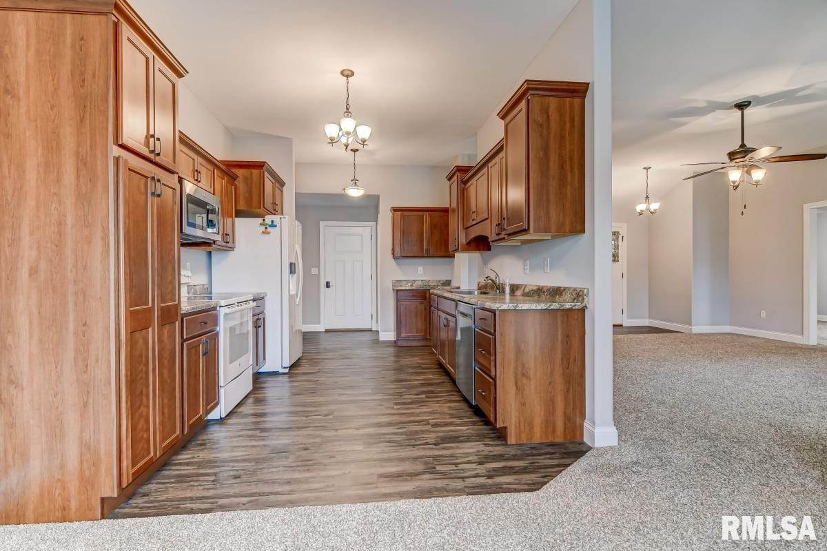 322 Butler Lane Chatham, IL 62629 - Photo 9 of 31 Gallery Image 9