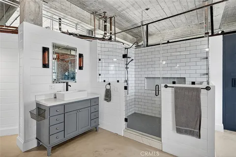 $649,900 | 100 West 5th Street, Unit 7E, Long Beach, CA 90802