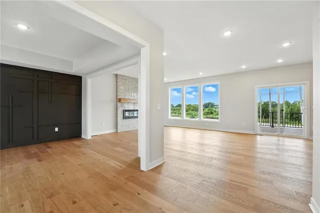 $584,950 | 1937 Southwest Hightown Drive, Lee's Summit, MO 64082