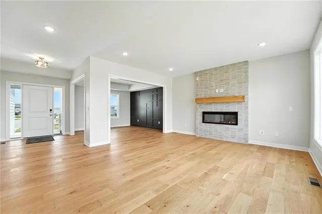 $584,950 | 1937 Southwest Hightown Drive, Lee's Summit, MO 64082