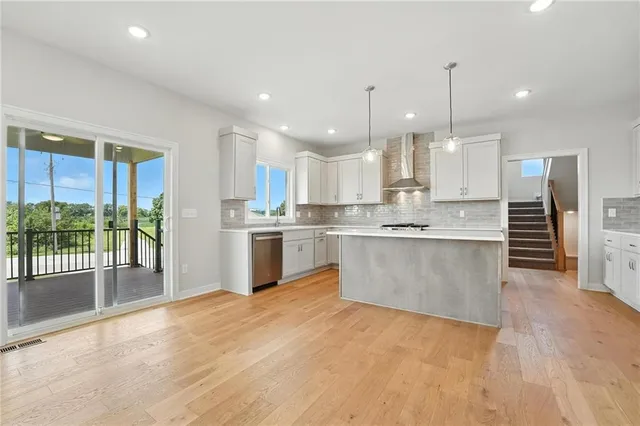 $584,950 | 1937 Southwest Hightown Drive, Lee's Summit, MO 64082