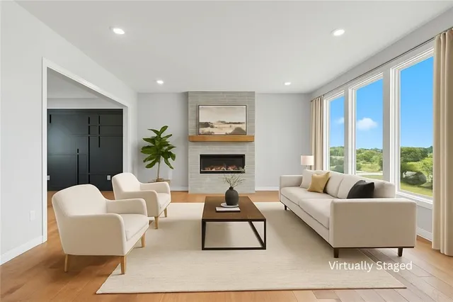 $584,950 | 1937 Southwest Hightown Drive, Lee's Summit, MO 64082