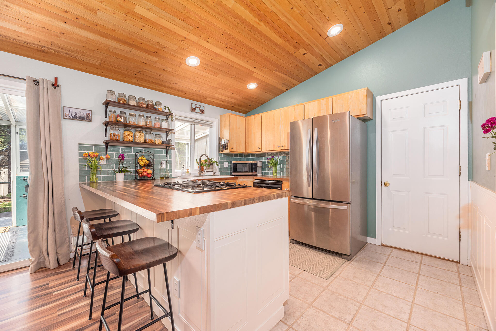 16915 Indio Road Bend, OR 97707 - Photo 8 of 43 16915IndioRd-18